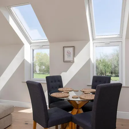 Kist Accommodates Presents Glen View Retreat